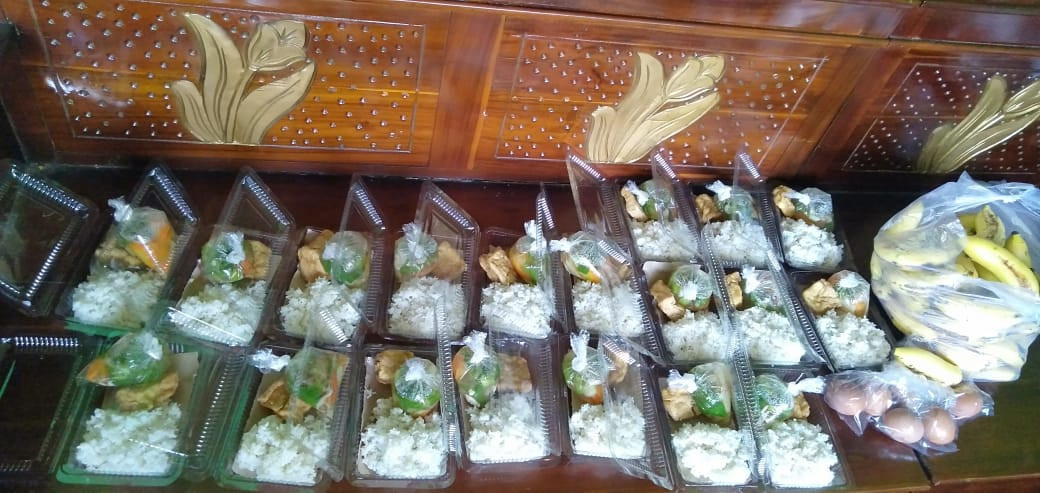 DASHAT (Dapur Sehat Atasi Stunting) berupa pemberian  PMT kpd balita di Posyandu Pepaya, padukuhan Kalinongko Lor